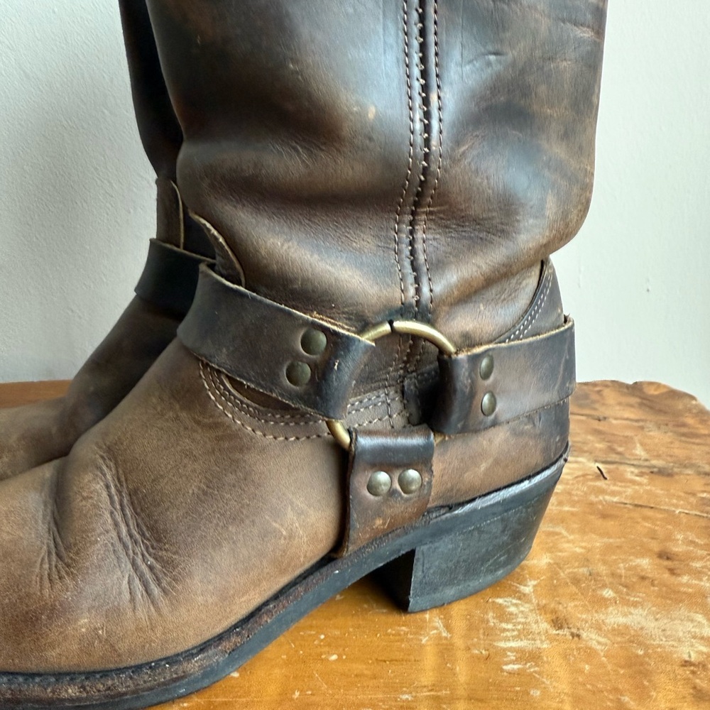 FRYE Womens 12R Boots Brown Leather Square Toe Harness Distressed 77300 Size 9 M - Picture 10 of 11